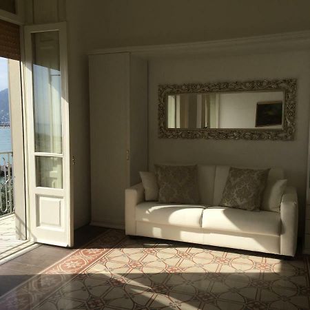 B&B Di Mare E D'Azzurro Salerno Exteriér fotografie