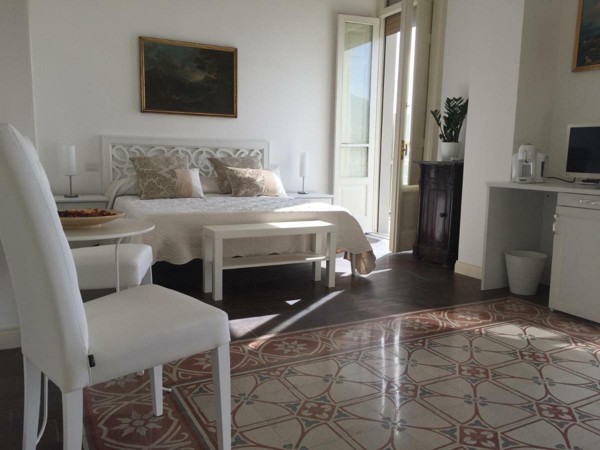 B&B Di Mare E D'Azzurro Salerno Exteriér fotografie