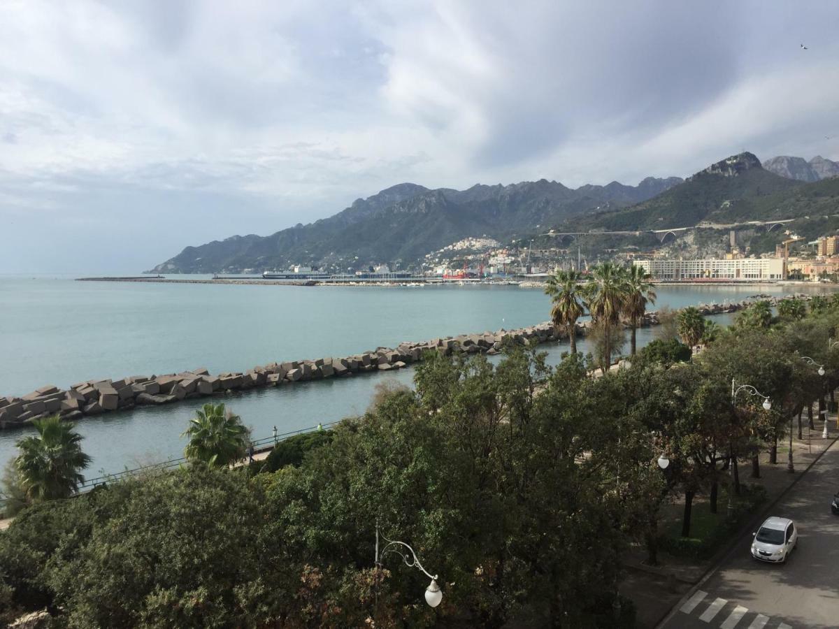B&B Di Mare E D'Azzurro Salerno Exteriér fotografie