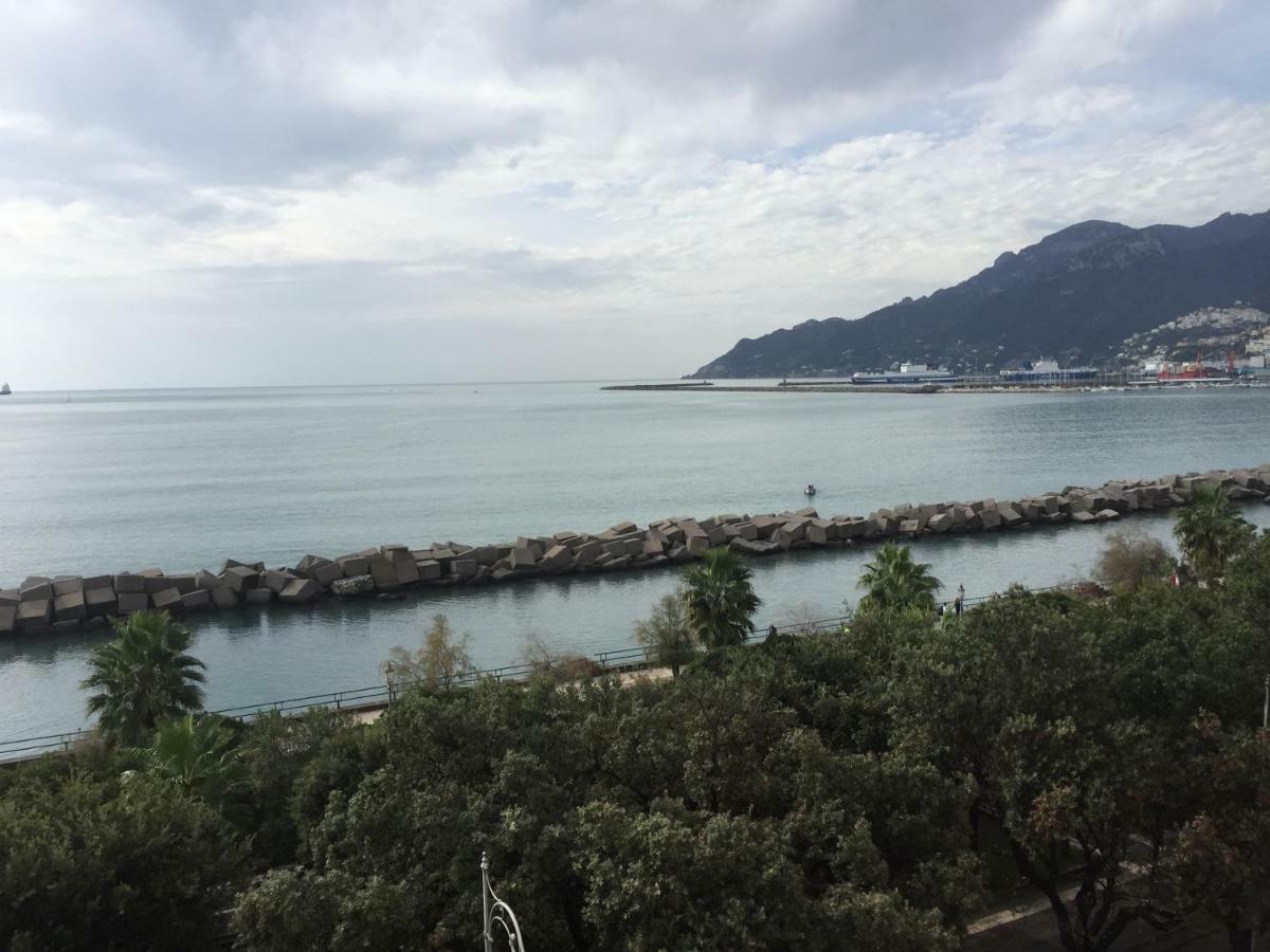 B&B Di Mare E D'Azzurro Salerno Exteriér fotografie