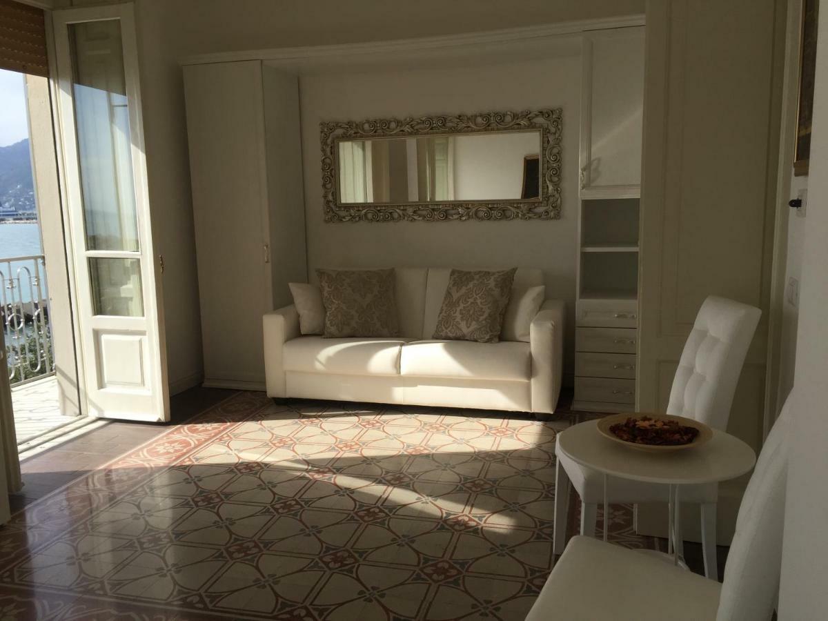 B&B Di Mare E D'Azzurro Salerno Exteriér fotografie
