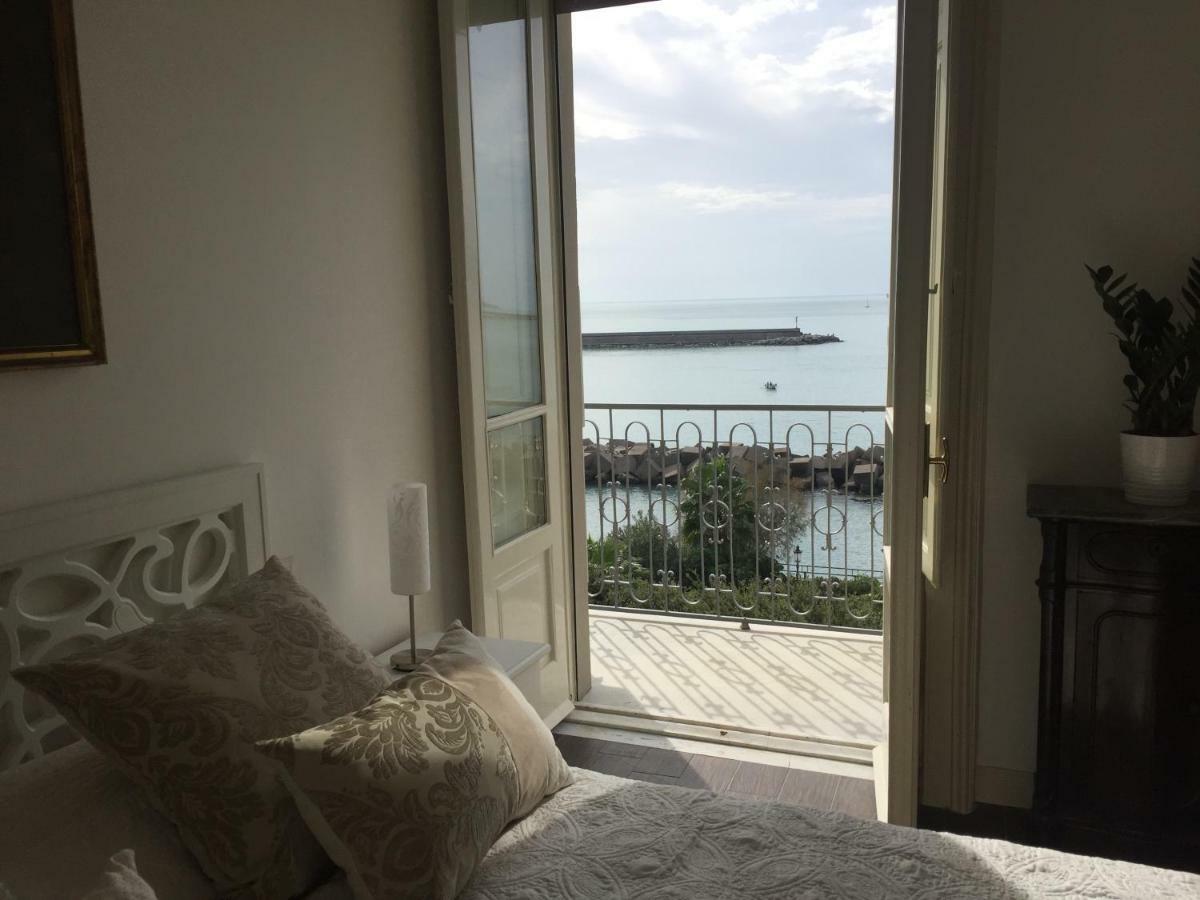 B&B Di Mare E D'Azzurro Salerno Exteriér fotografie